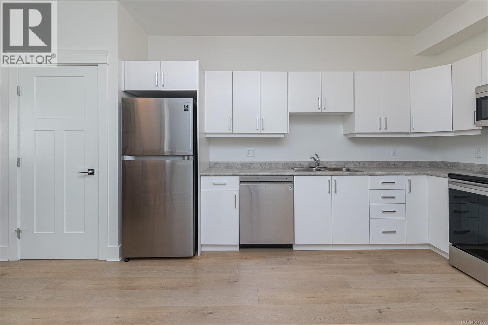 2406 Azurite Crescent, Langford
