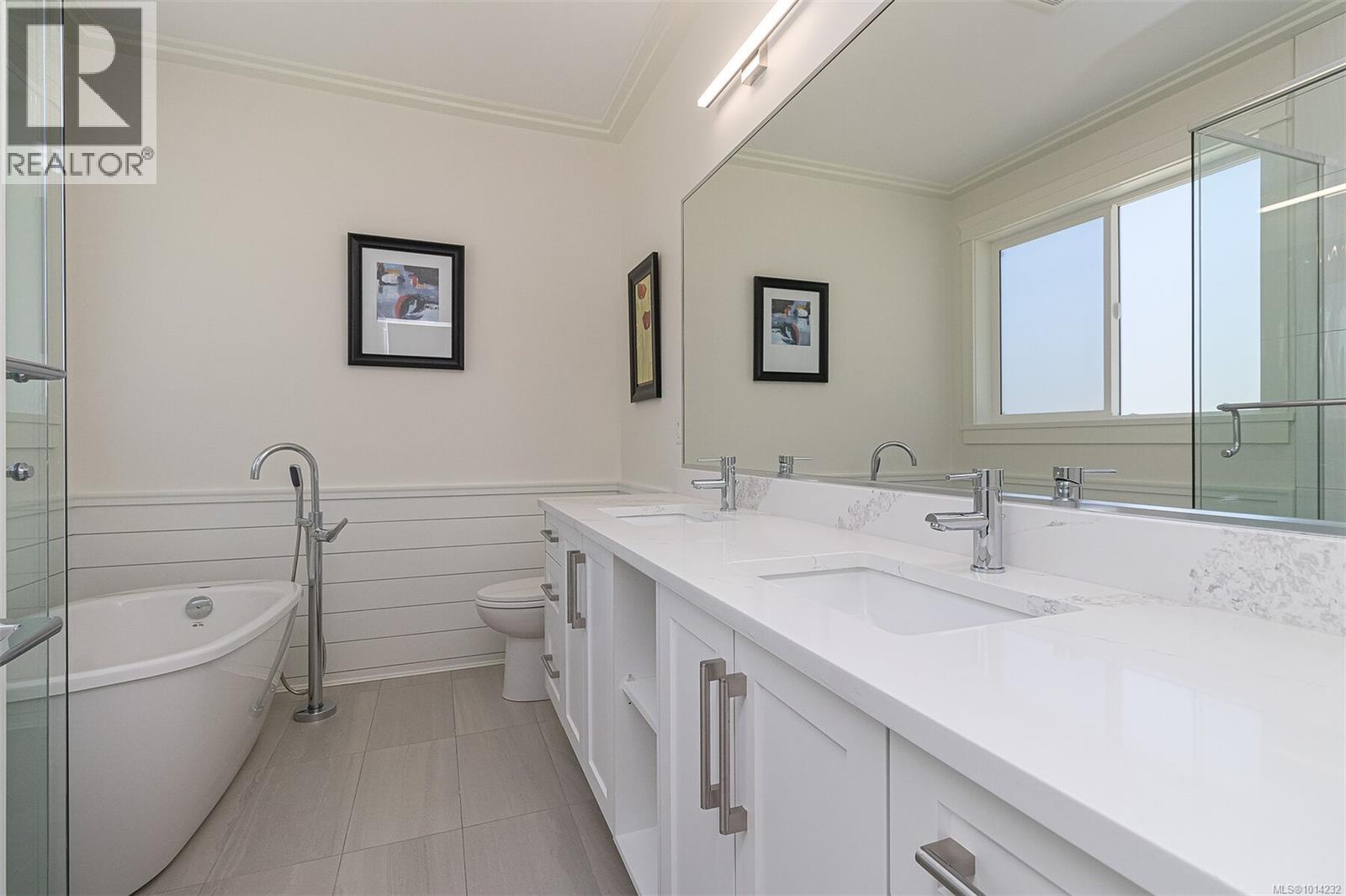  2406 Azurite Crescent, Langford