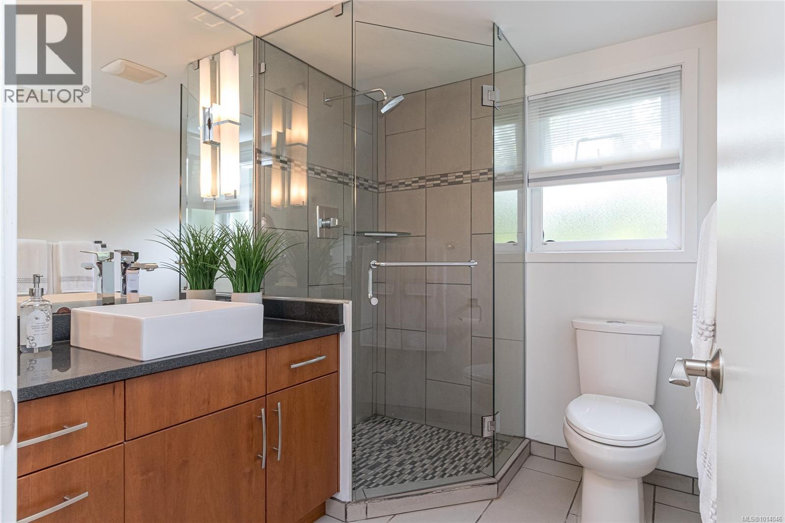 3515 Cardiff Pl, Oak Bay