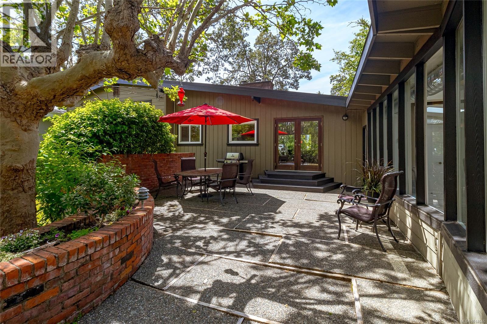 3515 Cardiff Pl, Oak Bay