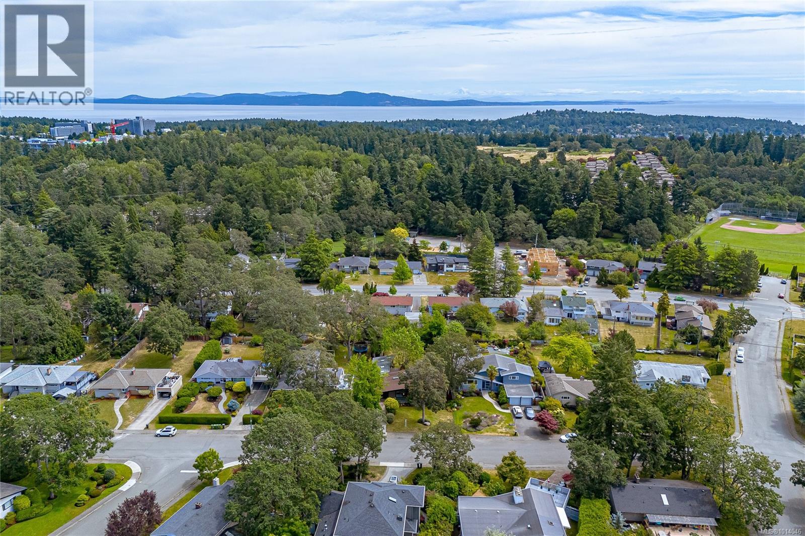 3515 Cardiff Pl, Oak Bay