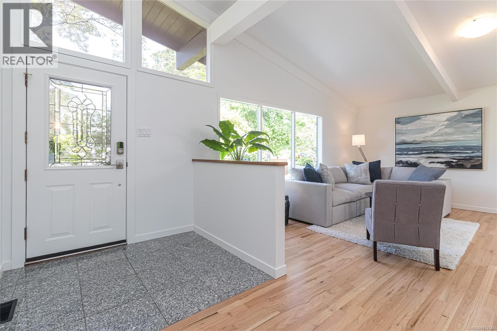 3515 Cardiff Pl, Oak Bay