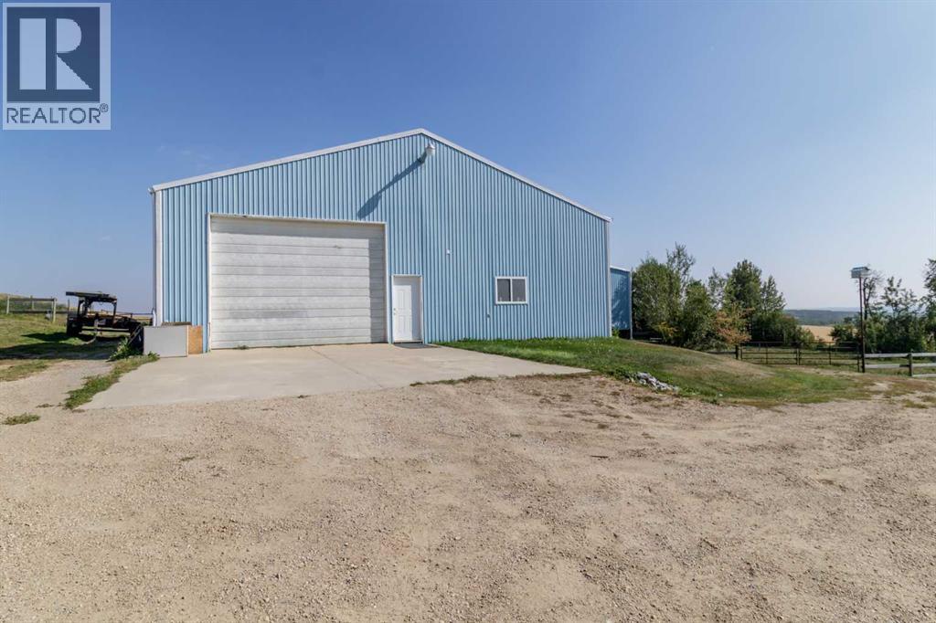 40017 RR23, Rural Lacombe County
