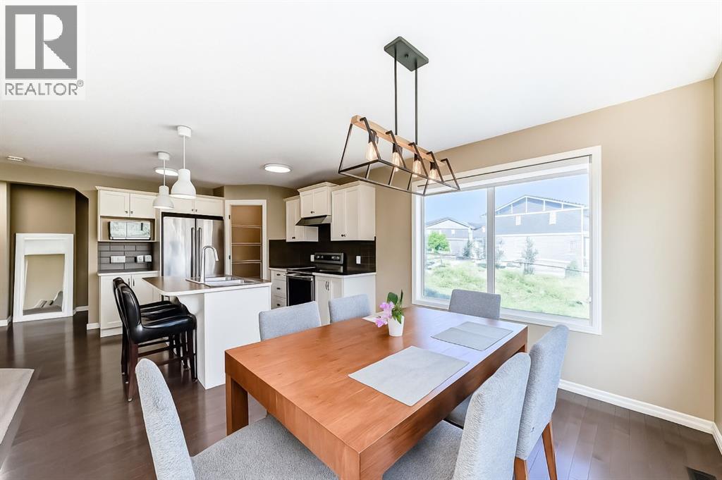 Single Family House for Sale in  Tuscany Summit Heath NW Tuscany Calgary 