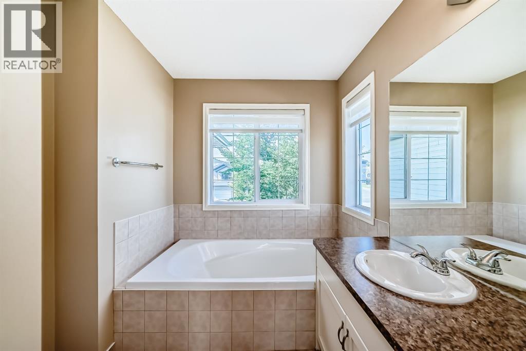 Single Family House for Sale in  Tuscany Summit Heath NW Tuscany Calgary 
