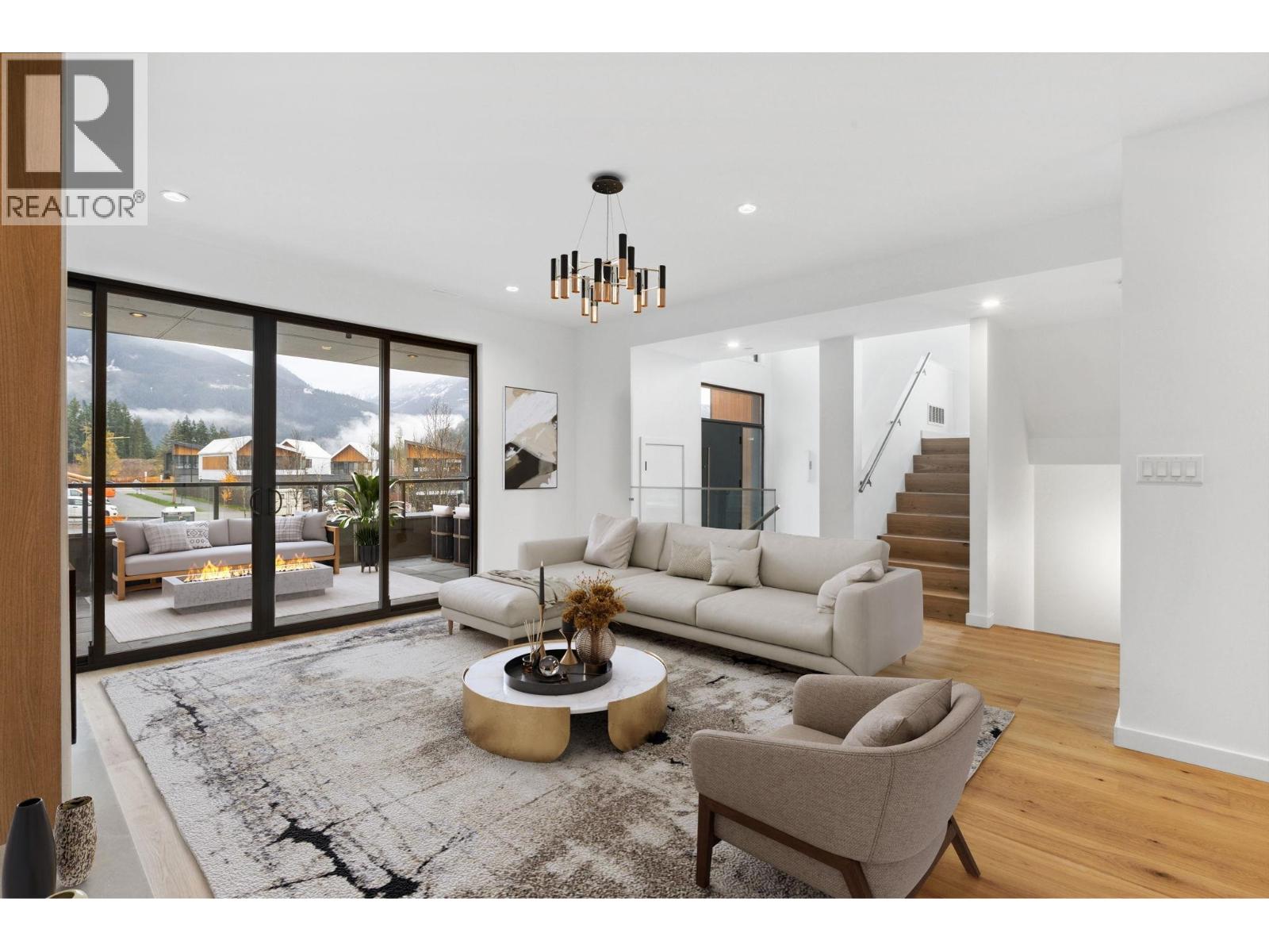 2945 SNOWBERRY PLACE, Squamish