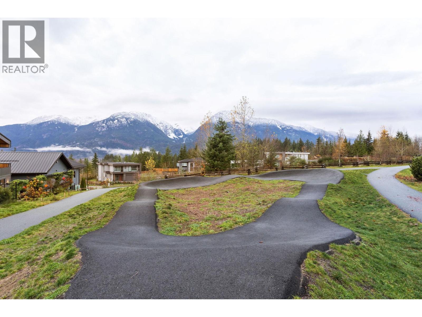 2945 SNOWBERRY PLACE, Squamish