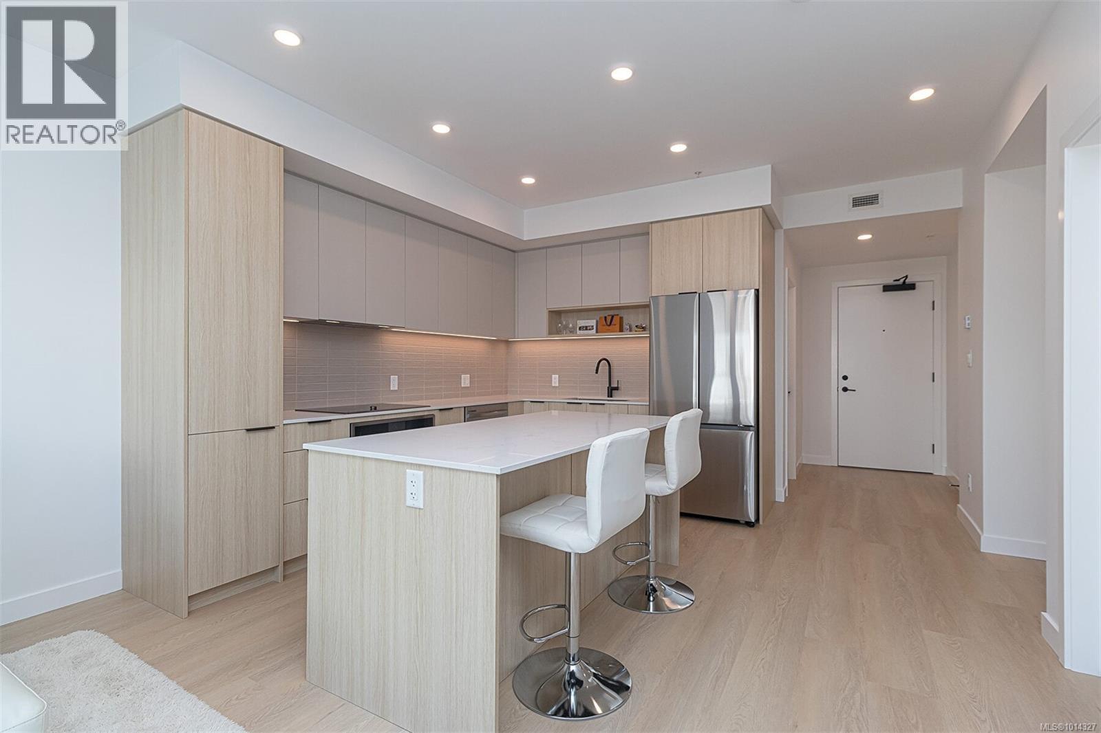 202S 3564B Ryder Hesjedal Way, Colwood