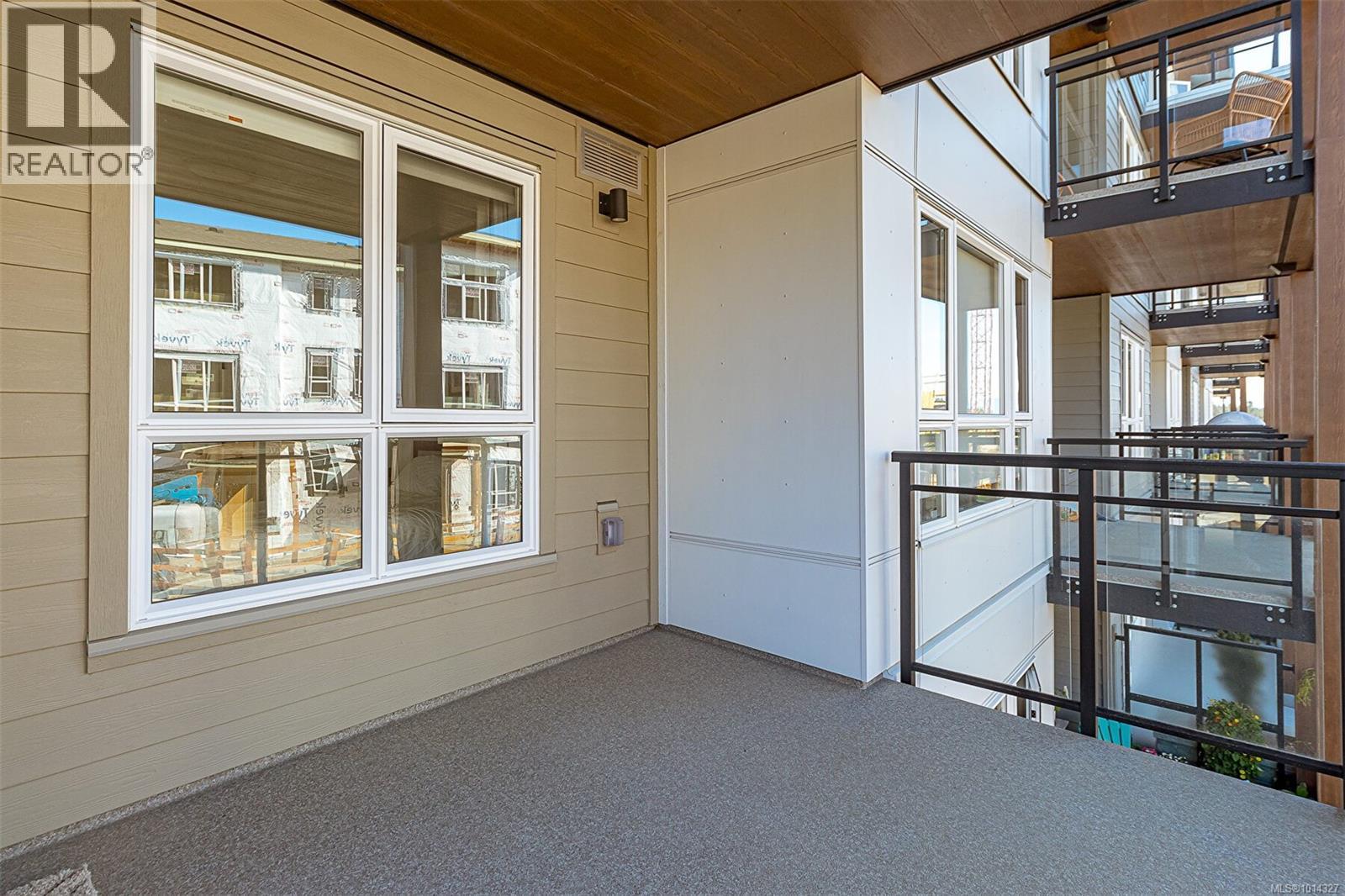 202S 3564B Ryder Hesjedal Way, Colwood