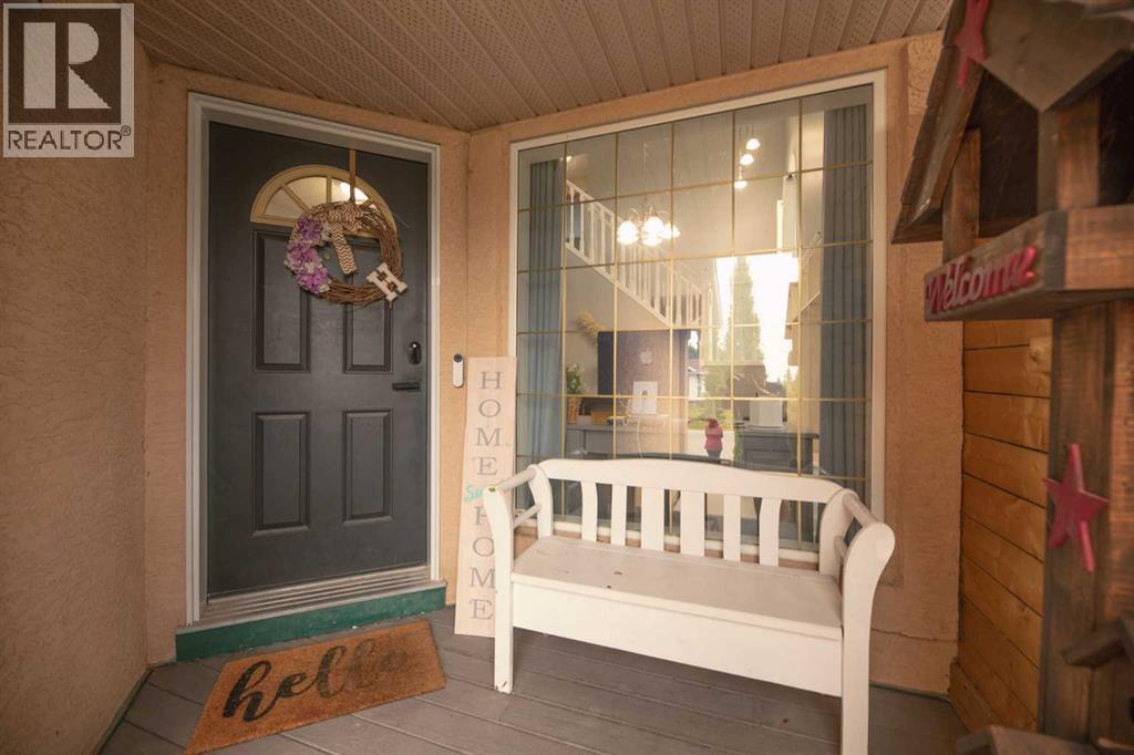 Single Family House for Sale in  Tuscany Ridge View NW Tuscany Calgary 