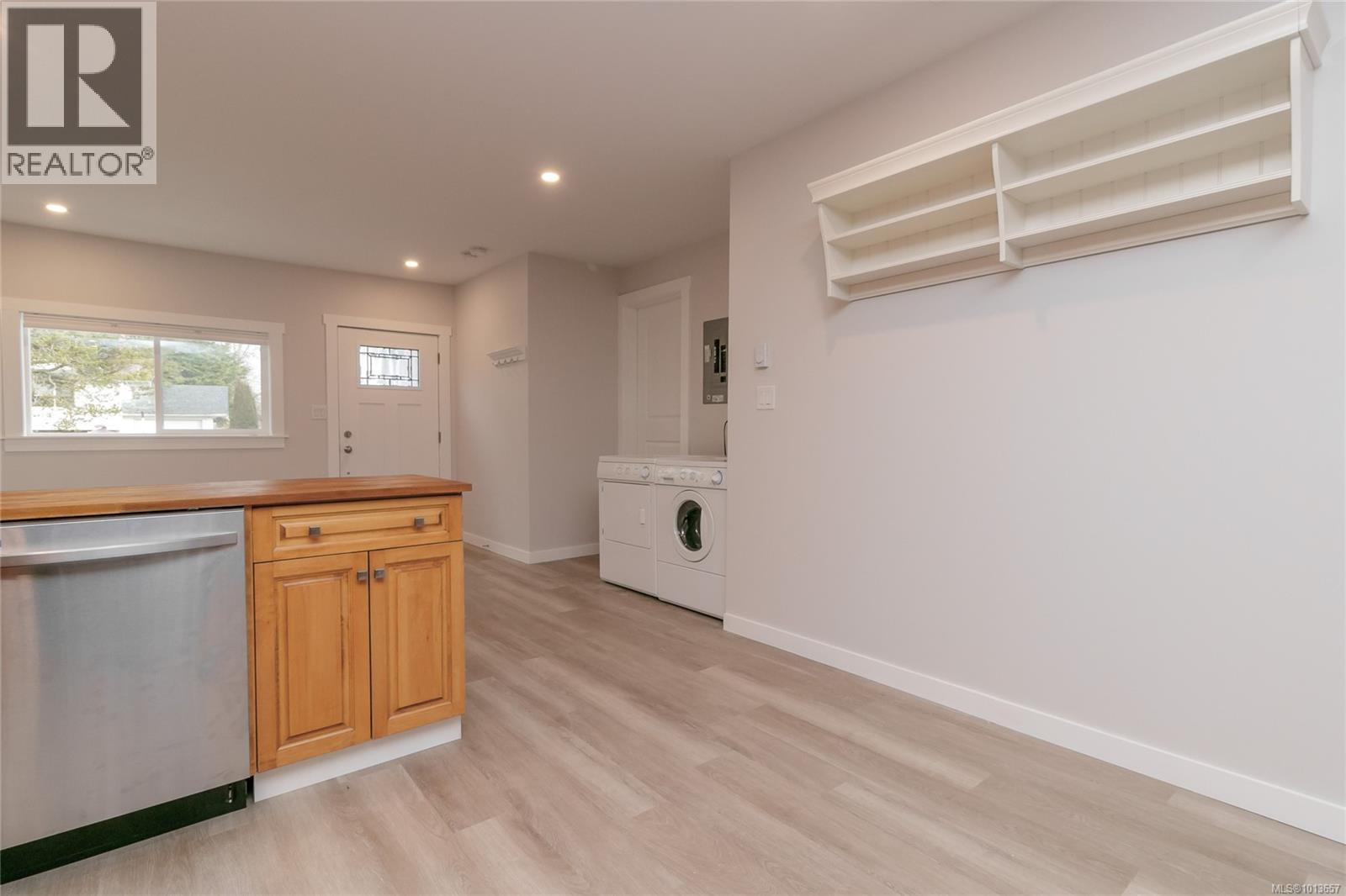 2189A &2189B Amelia Ave, Sidney