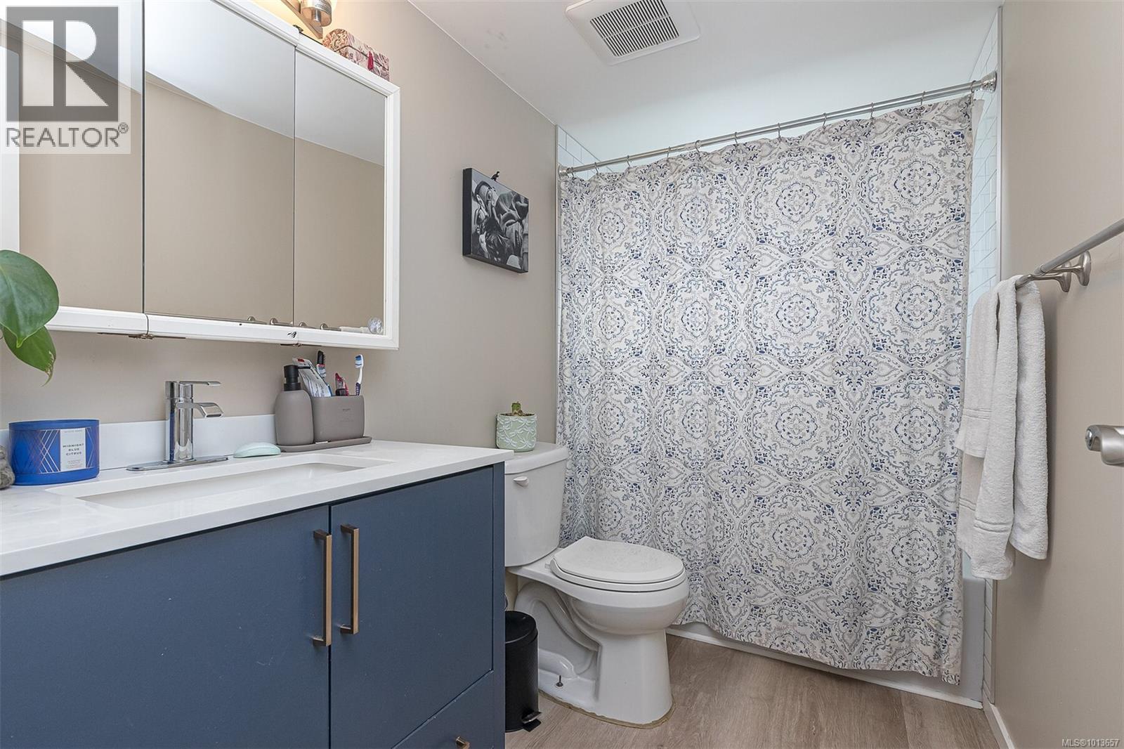 2189A &2189B Amelia Ave, Sidney