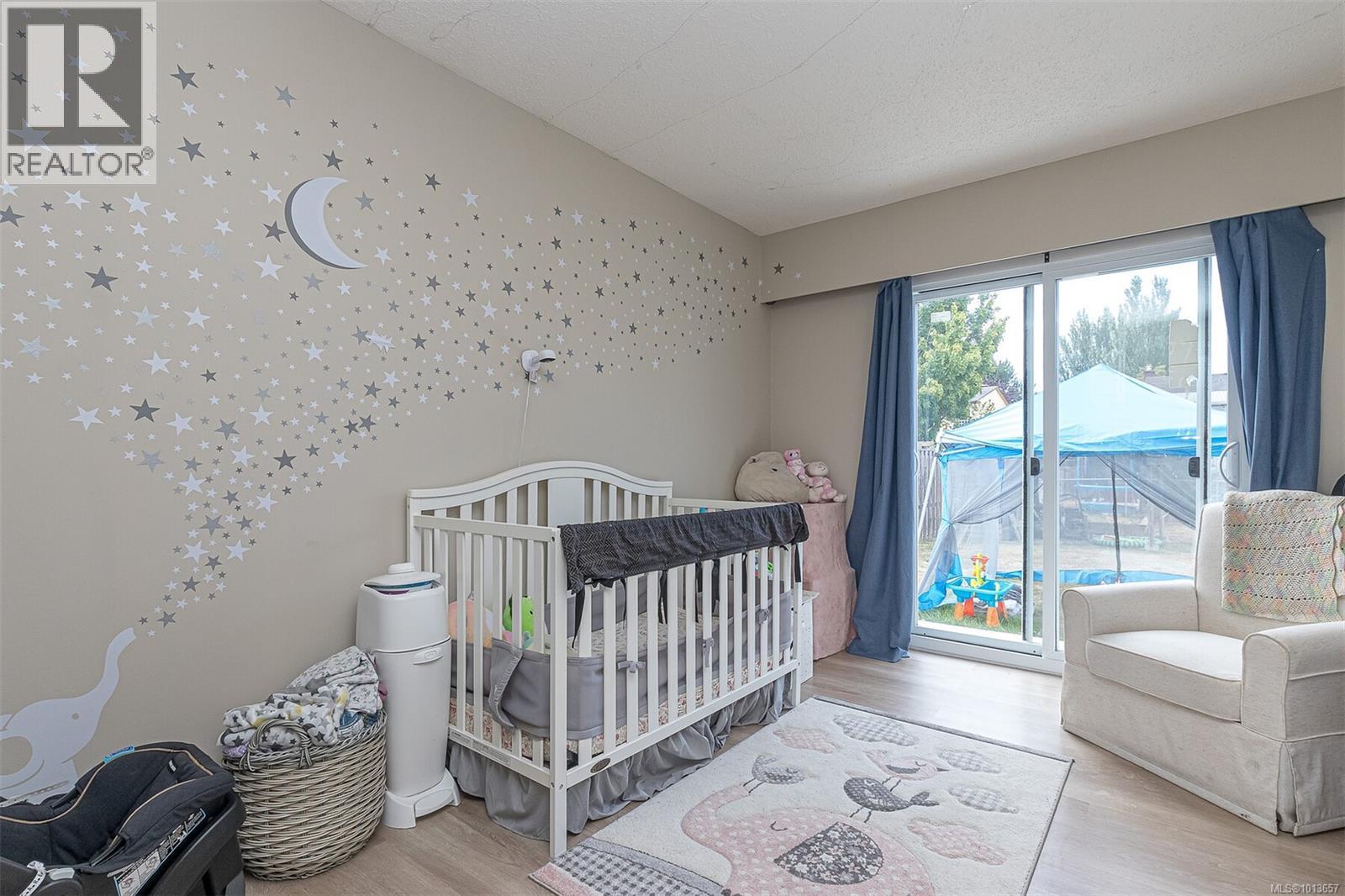 2189A &2189B Amelia Ave, Sidney