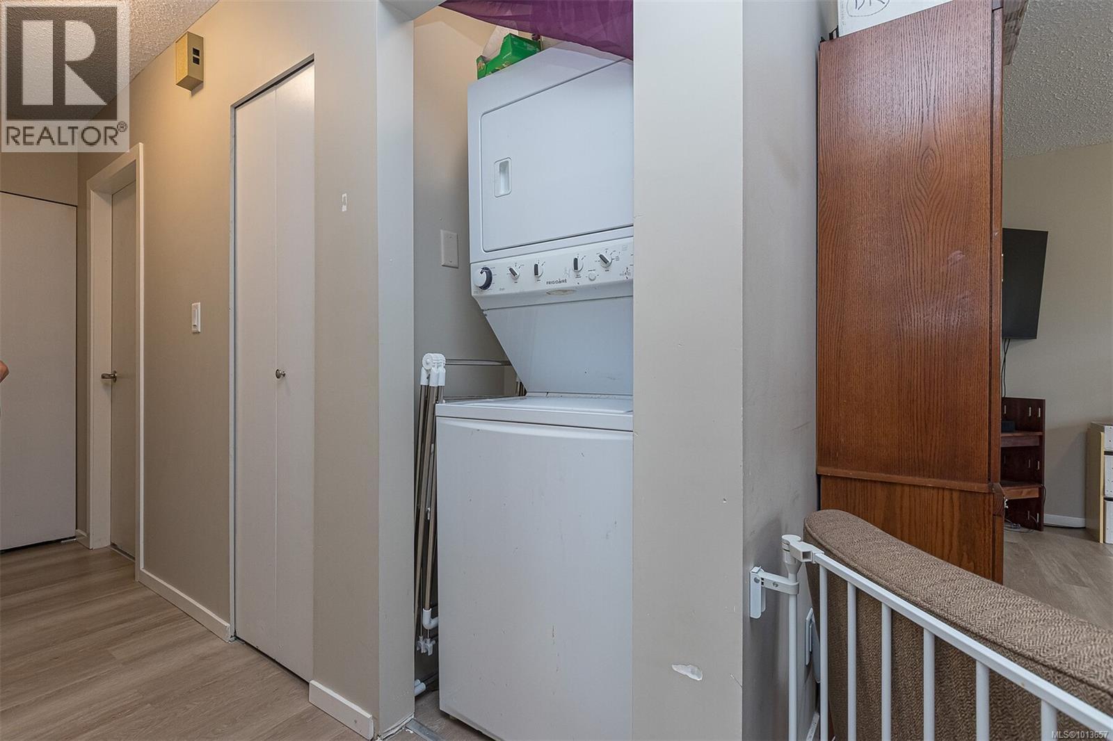 2189A &2189B Amelia Ave, Sidney