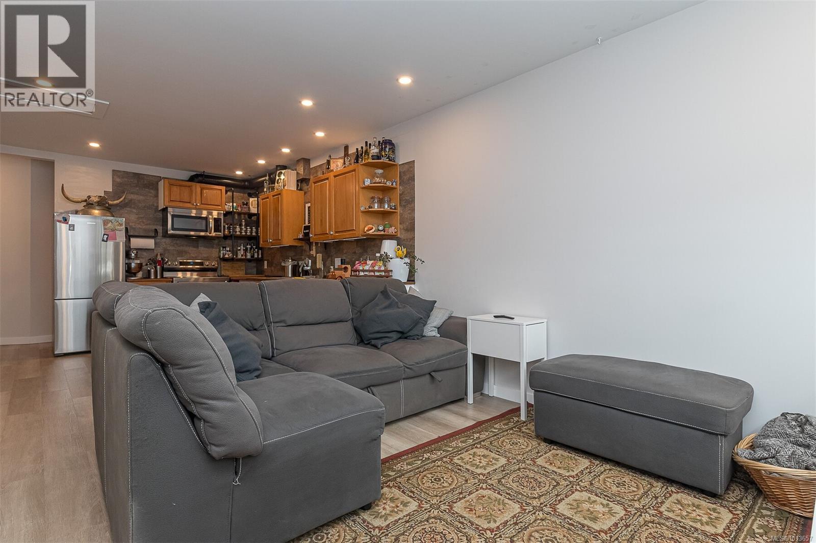 2189A &2189B Amelia Ave, Sidney