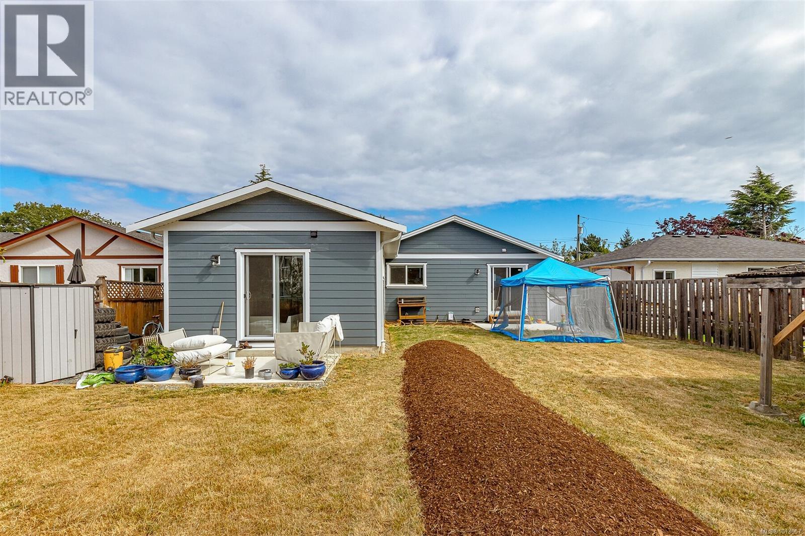 2189A &2189B Amelia Ave, Sidney