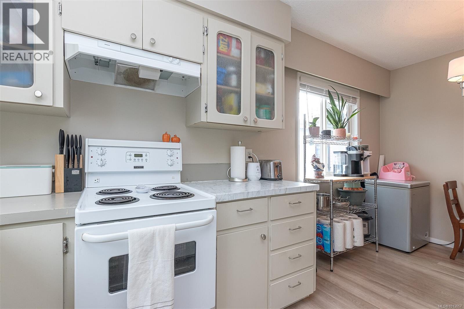 2189A &2189B Amelia Ave, Sidney