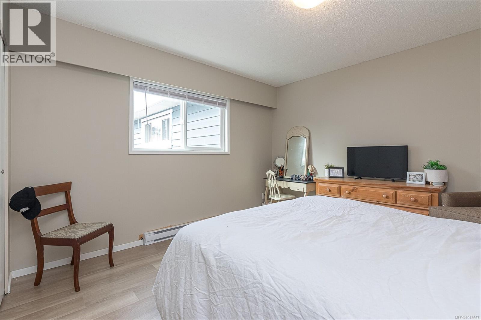 2189A &2189B Amelia Ave, Sidney