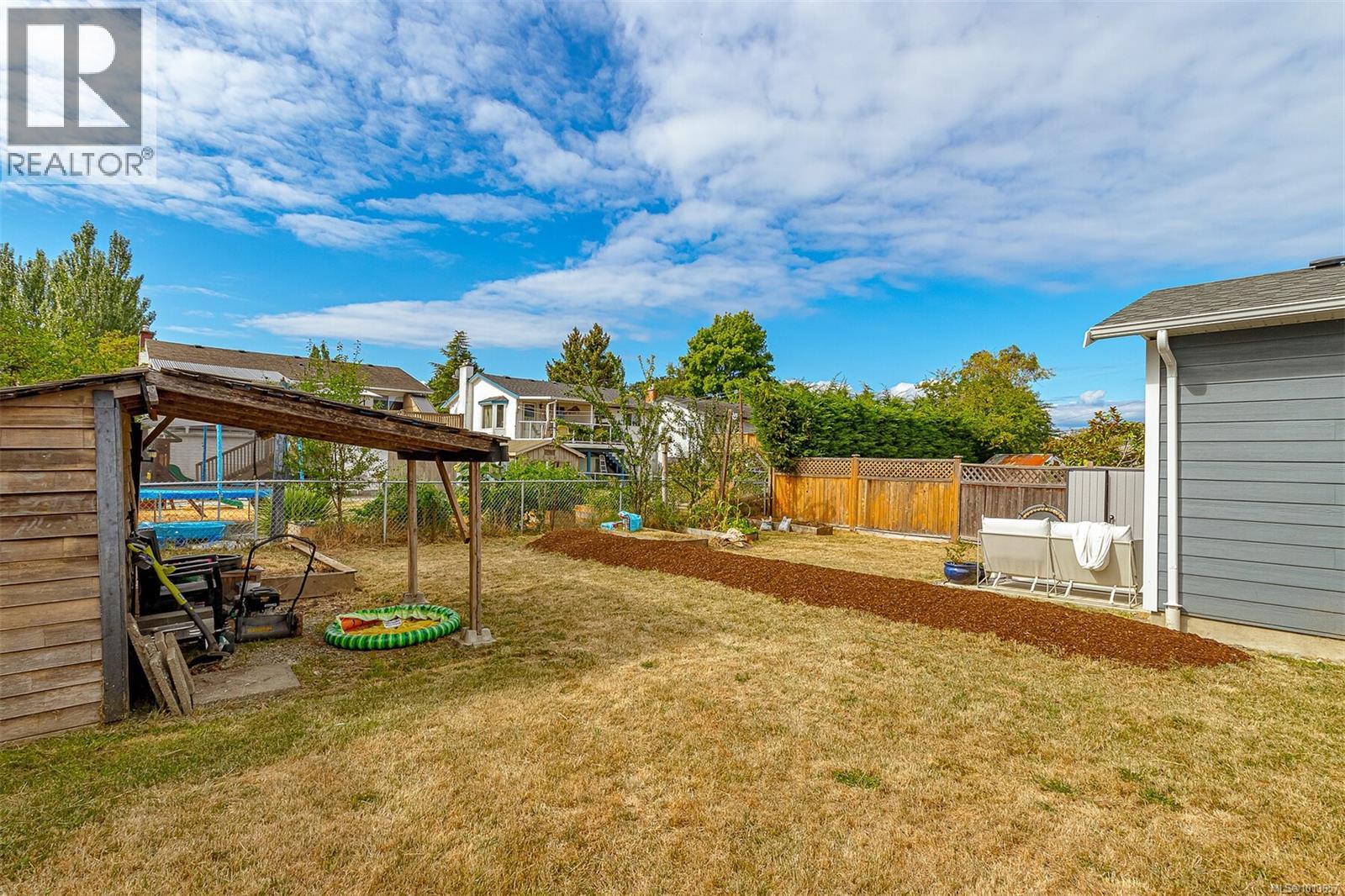 2189A &2189B Amelia Ave, Sidney