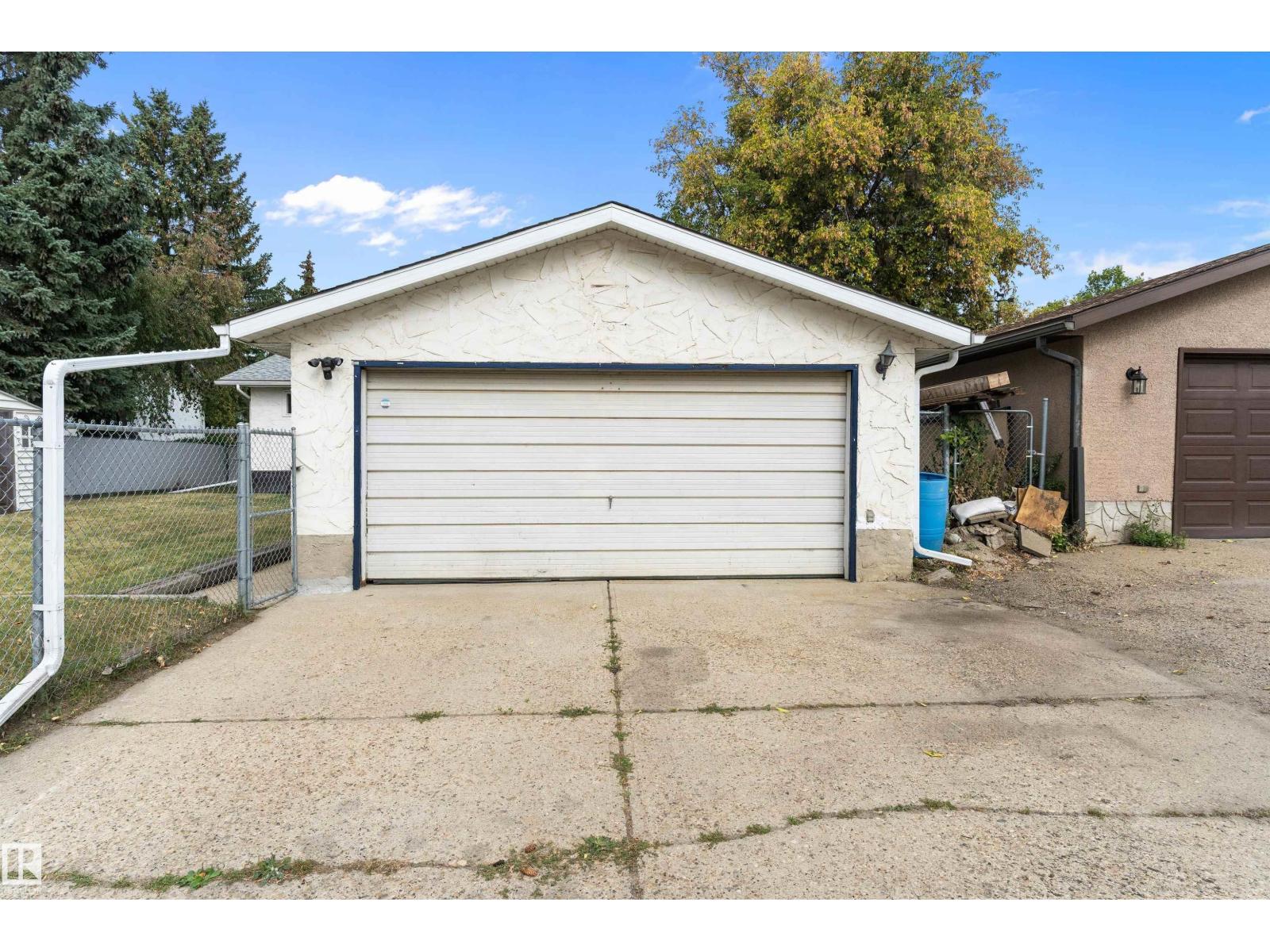 114 BROOKWOOD DR, Spruce Grove