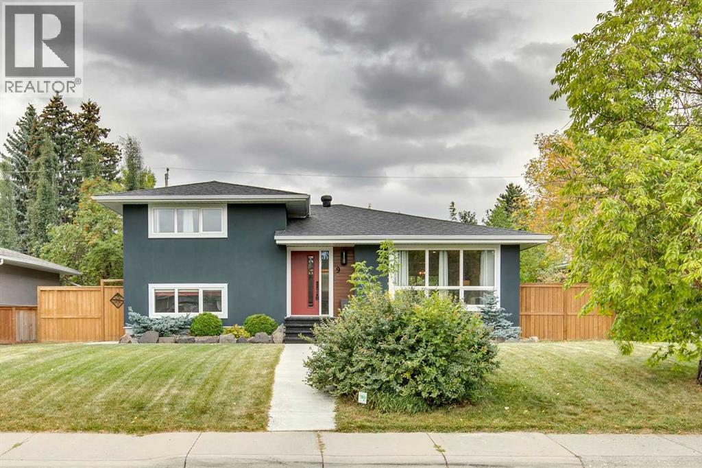 Single Family House 4 Level for Sale in   Street SW Wildwood Calgary 