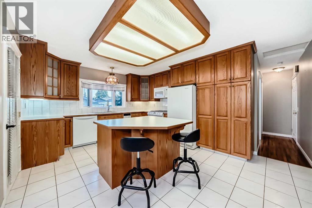 6807 22 Avenue NE, Calgary, Alberta