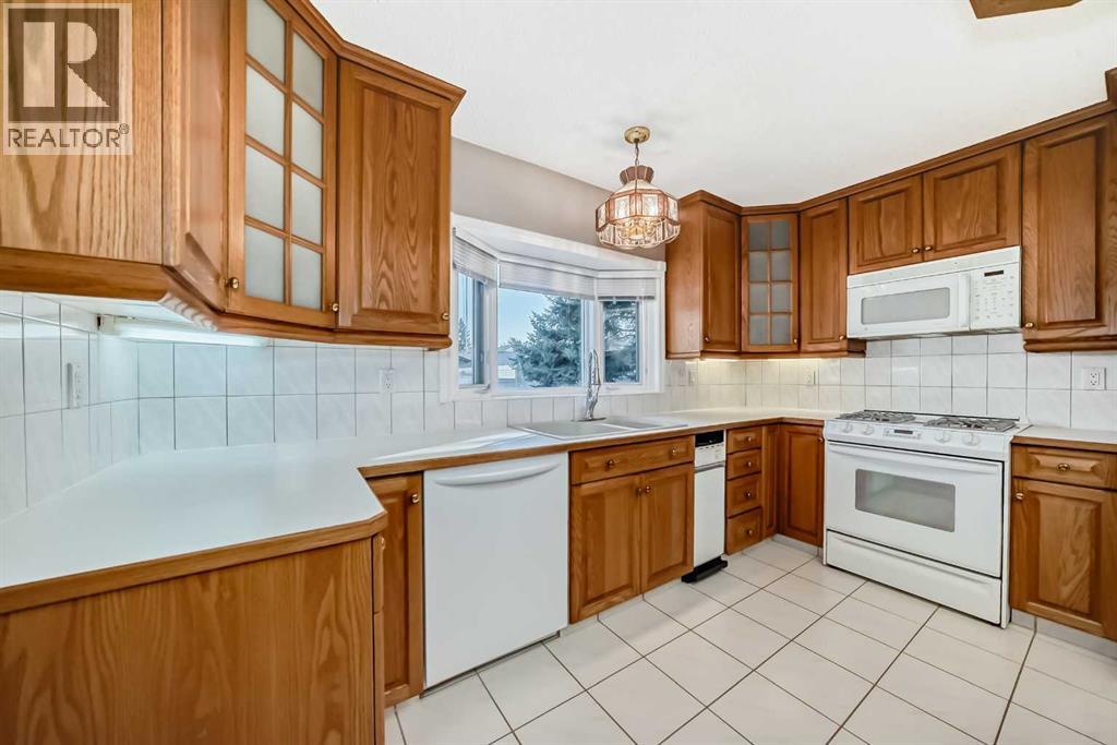 Single Family House Bungalow for Sale in   Avenue NE Pineridge Calgary 