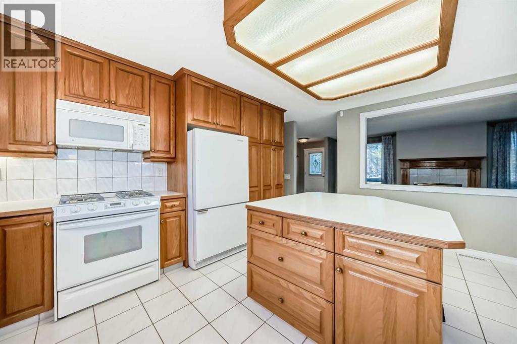 Single Family House Bungalow for Sale in   Avenue NE Pineridge Calgary 
