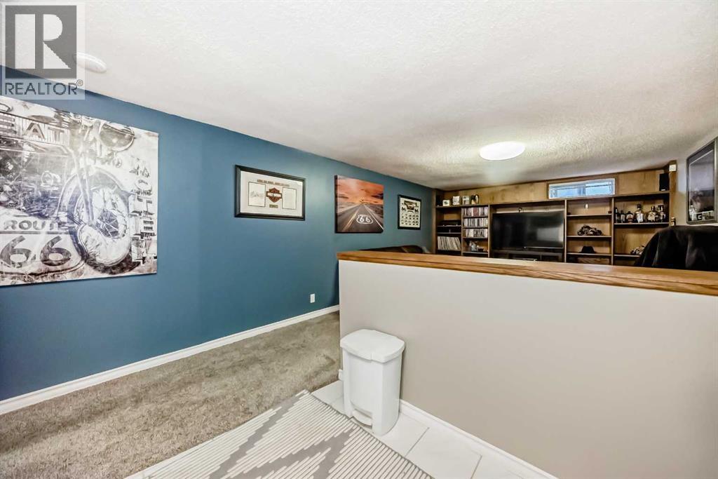 Single Family House Bungalow for Sale in   Avenue NE Pineridge Calgary 