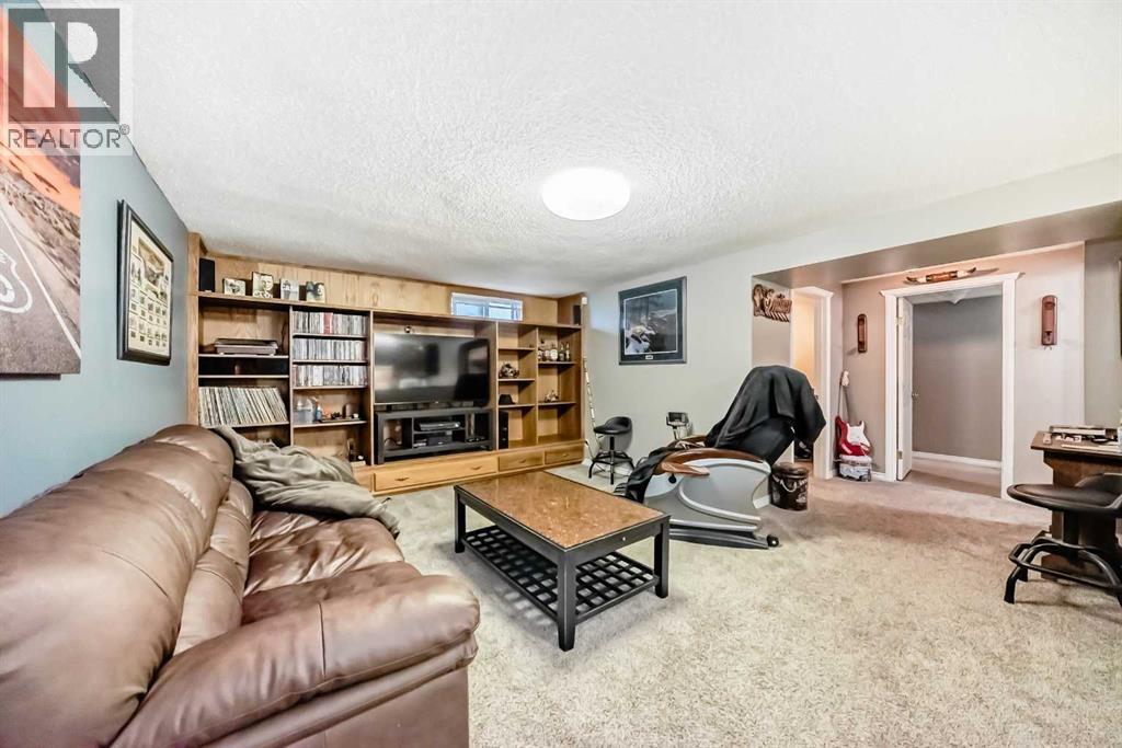 Single Family House Bungalow for Sale in   Avenue NE Pineridge Calgary 