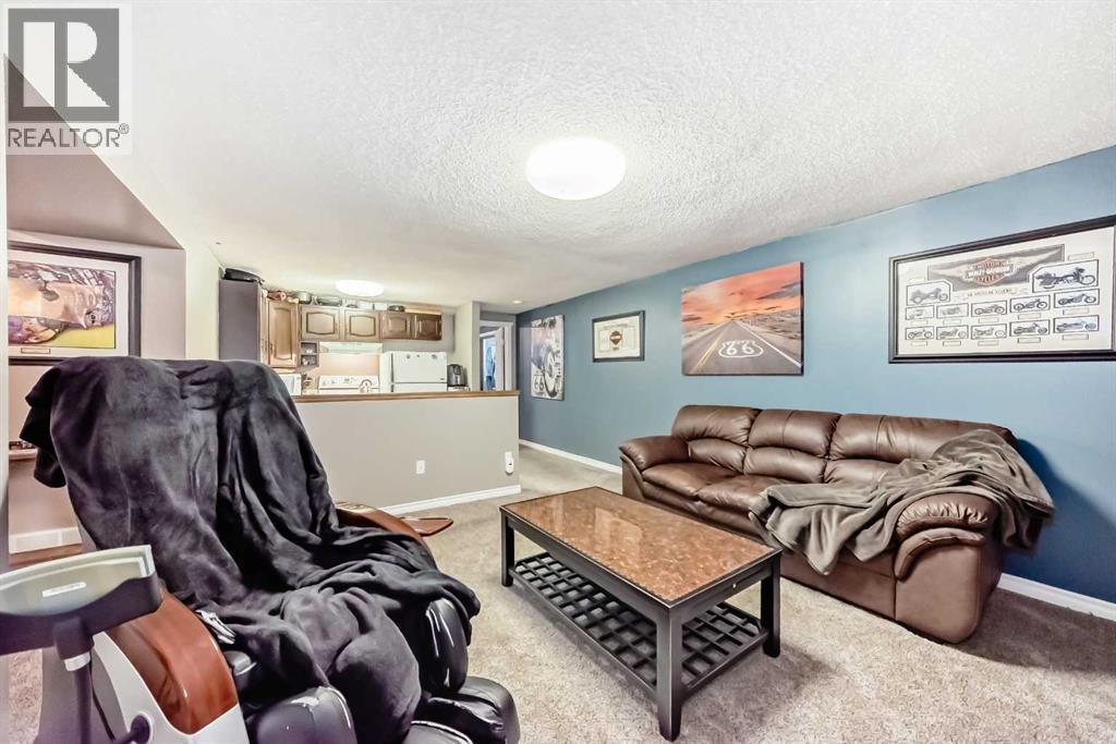Single Family House Bungalow for Sale in   Avenue NE Pineridge Calgary 