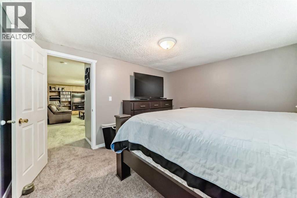 Single Family House Bungalow for Sale in   Avenue NE Pineridge Calgary 