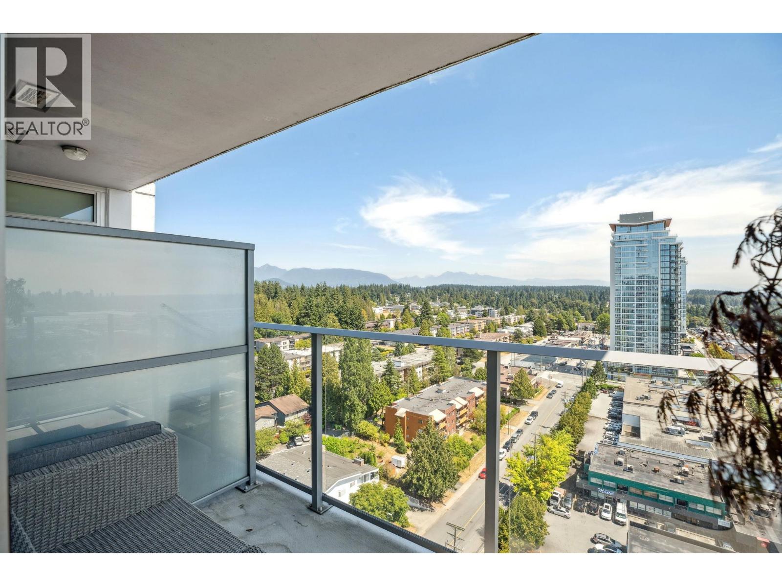 1905 958 RIDGEWAY AVENUE, Coquitlam