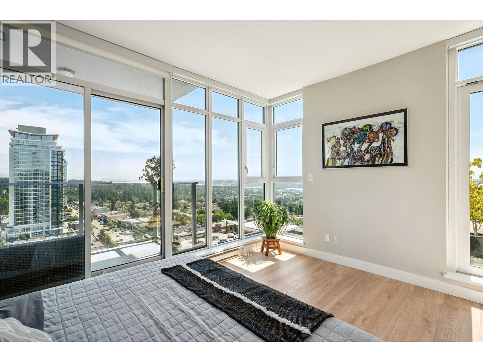 1905 958 RIDGEWAY AVENUE, Coquitlam