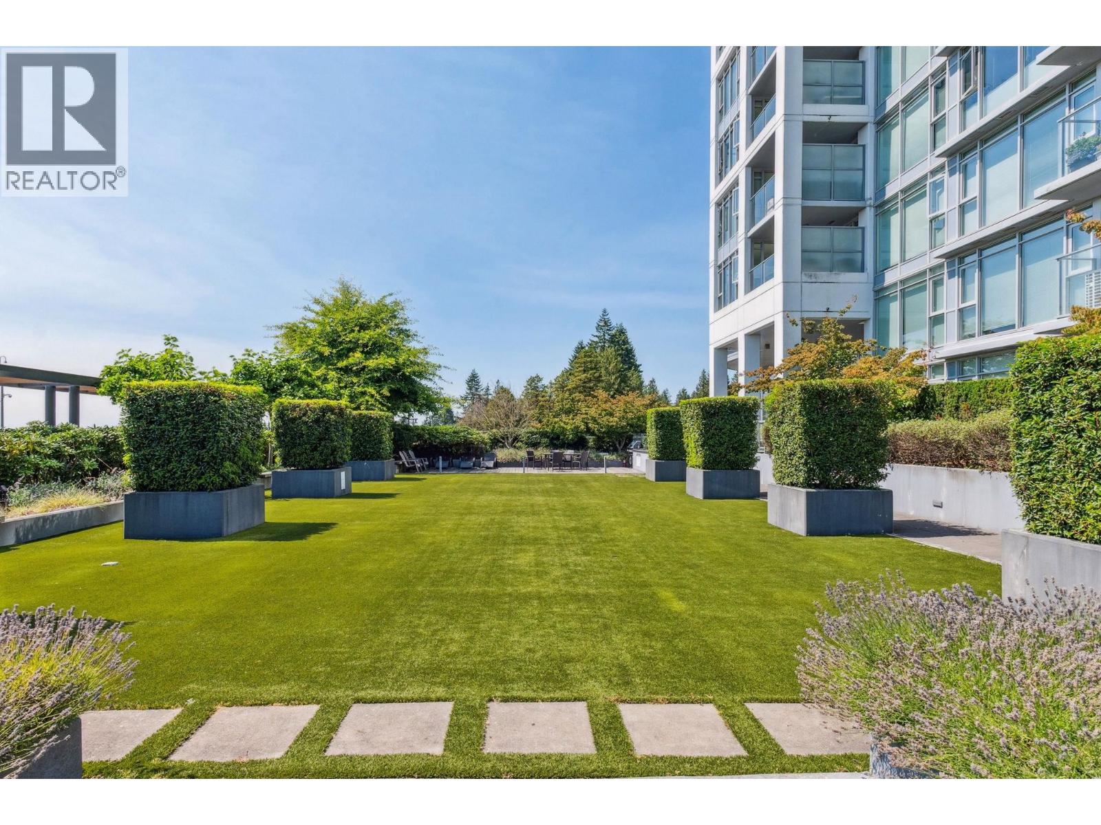 1905 958 RIDGEWAY AVENUE, Coquitlam