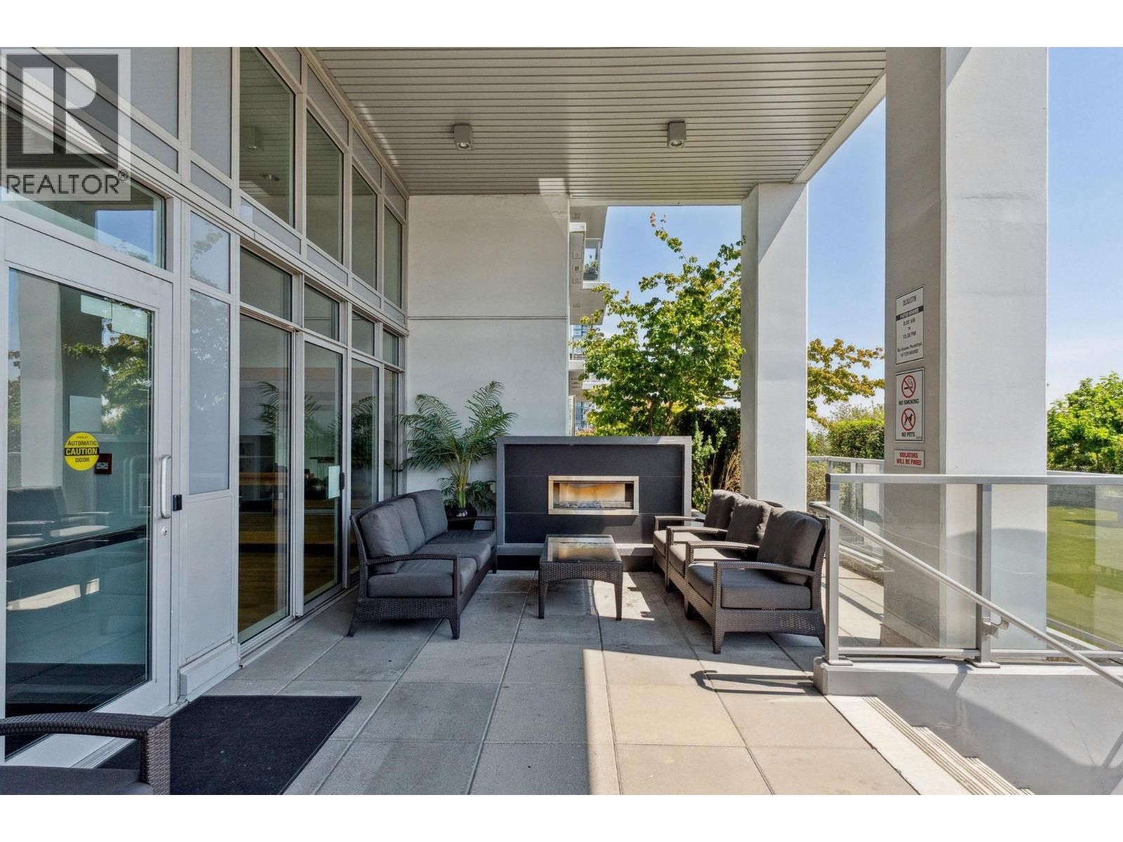 1905 958 RIDGEWAY AVENUE, Coquitlam