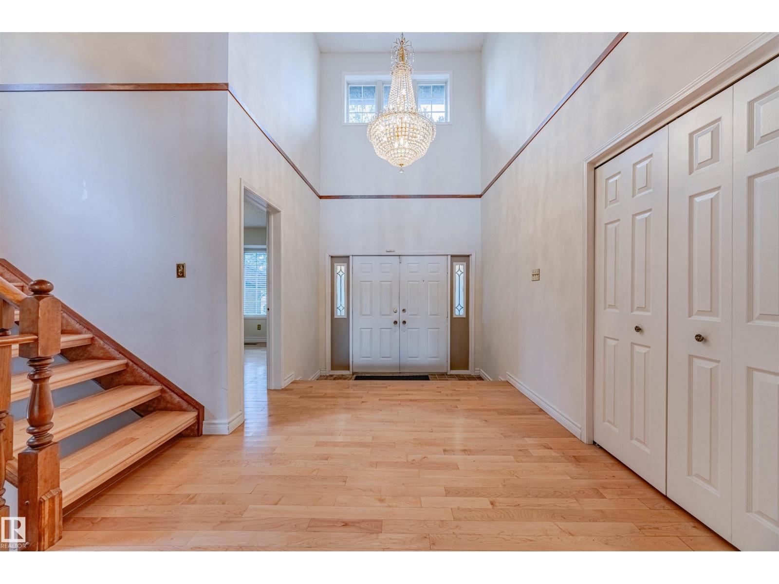 1602 106 ST NW, Edmonton