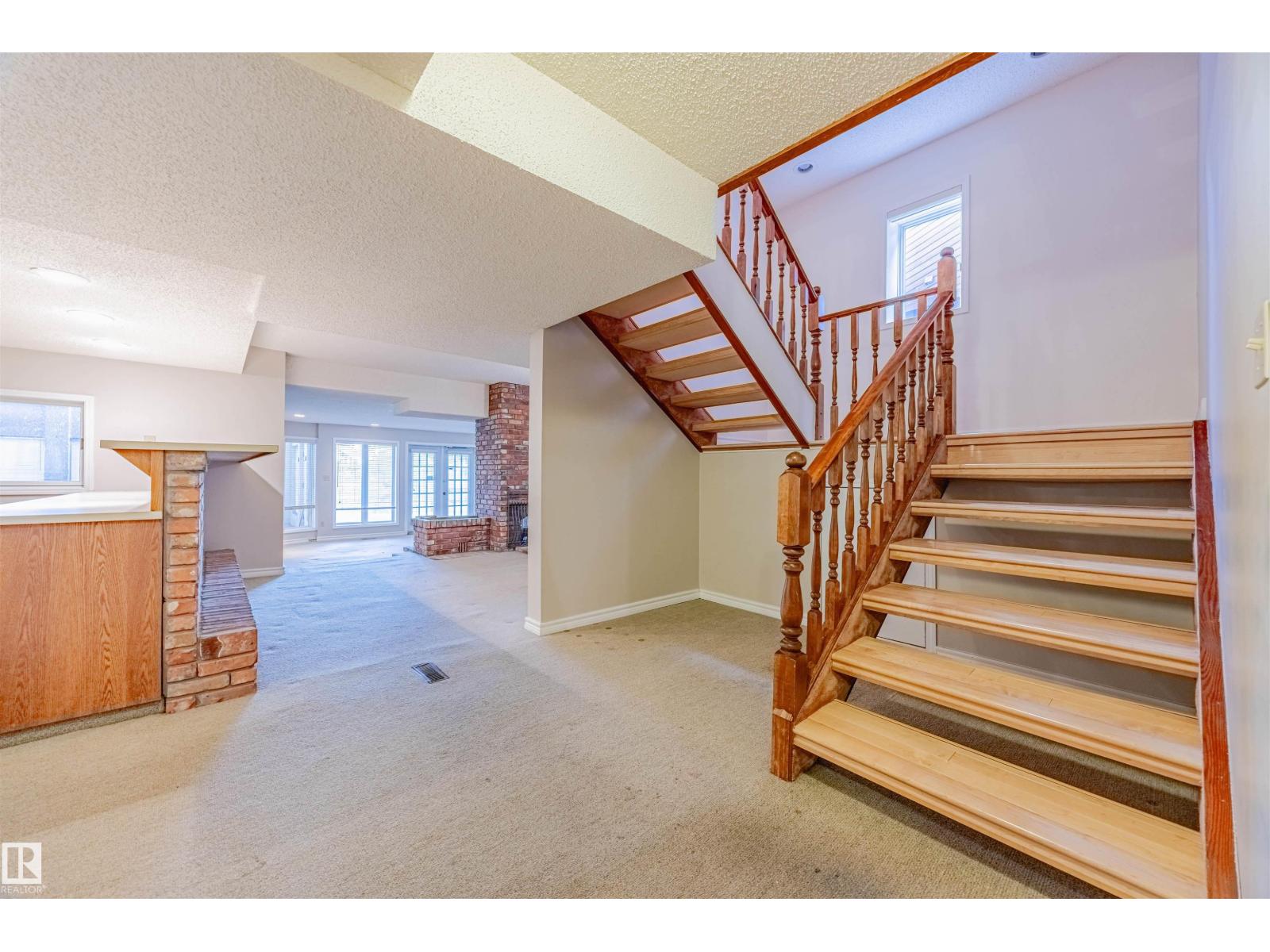 1602 106 ST NW, Edmonton