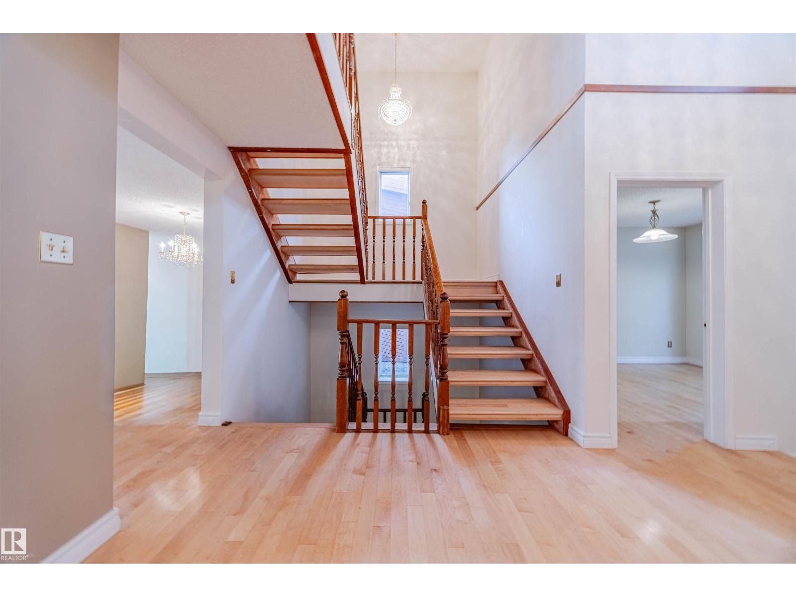 1602 106 ST NW, Edmonton