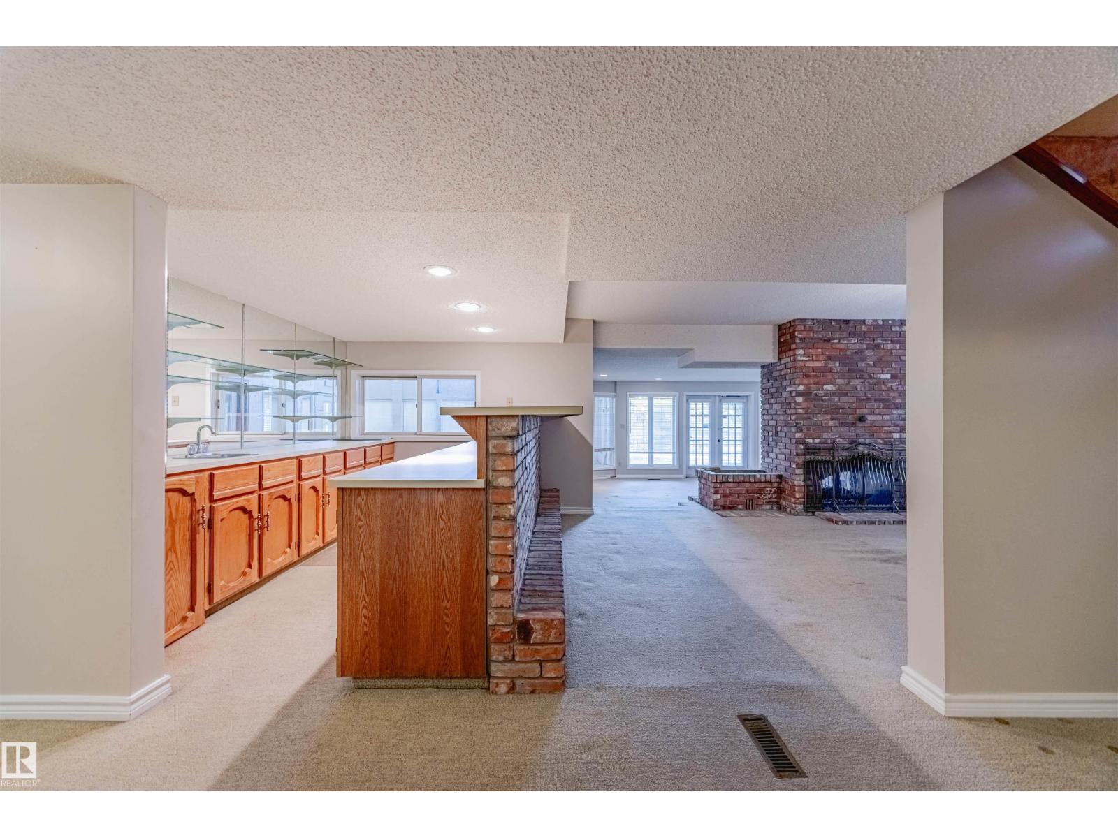 1602 106 ST NW, Edmonton