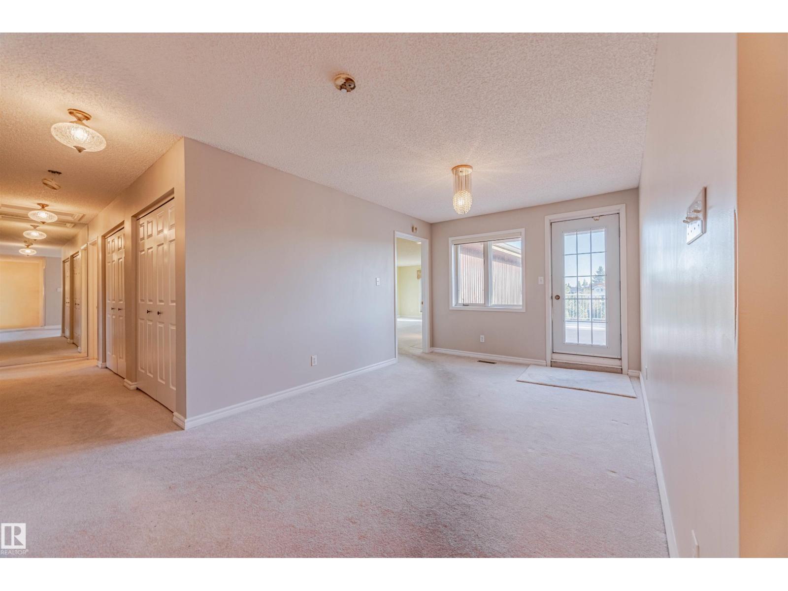 1602 106 ST NW, Edmonton