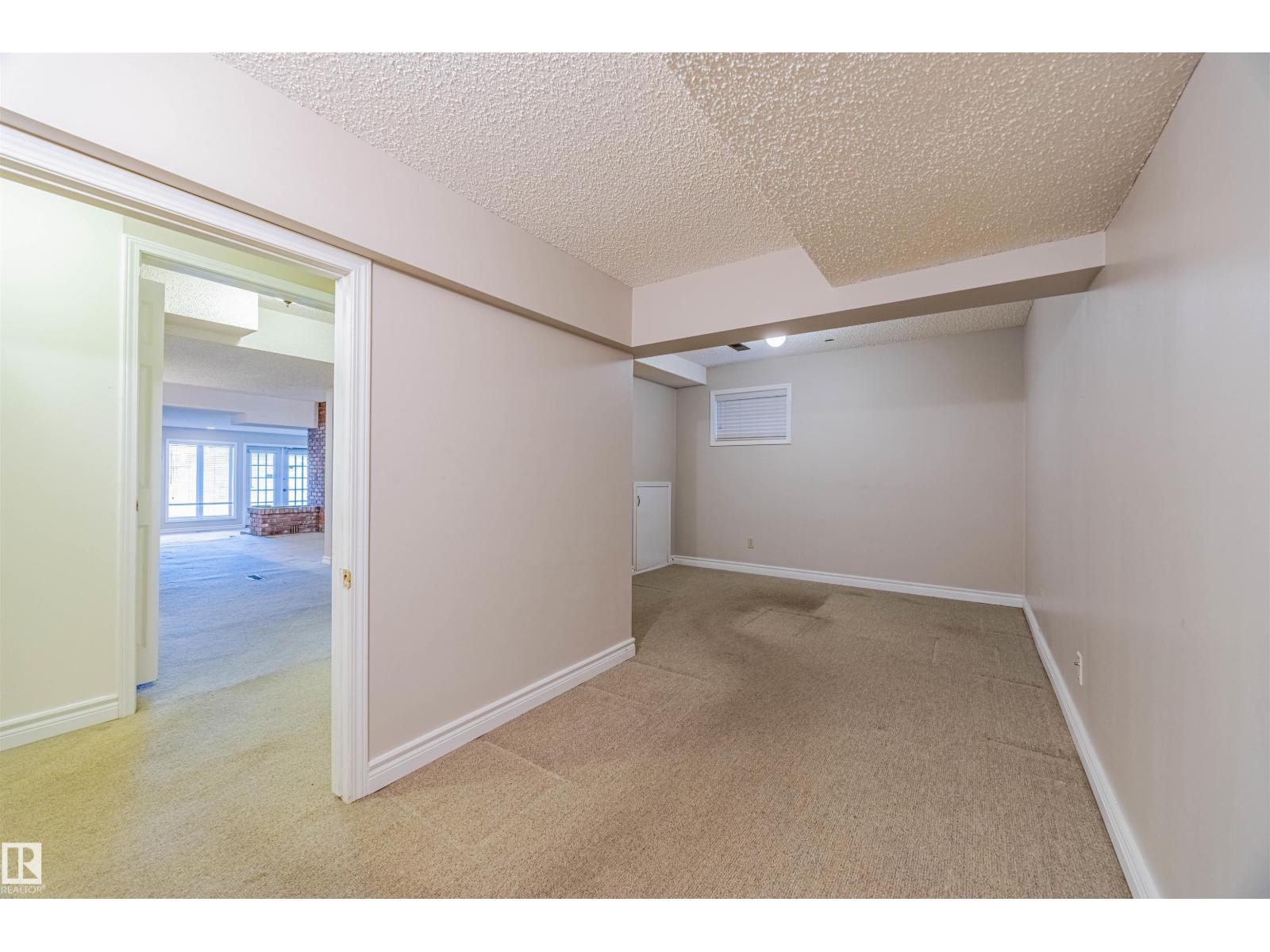 1602 106 ST NW, Edmonton