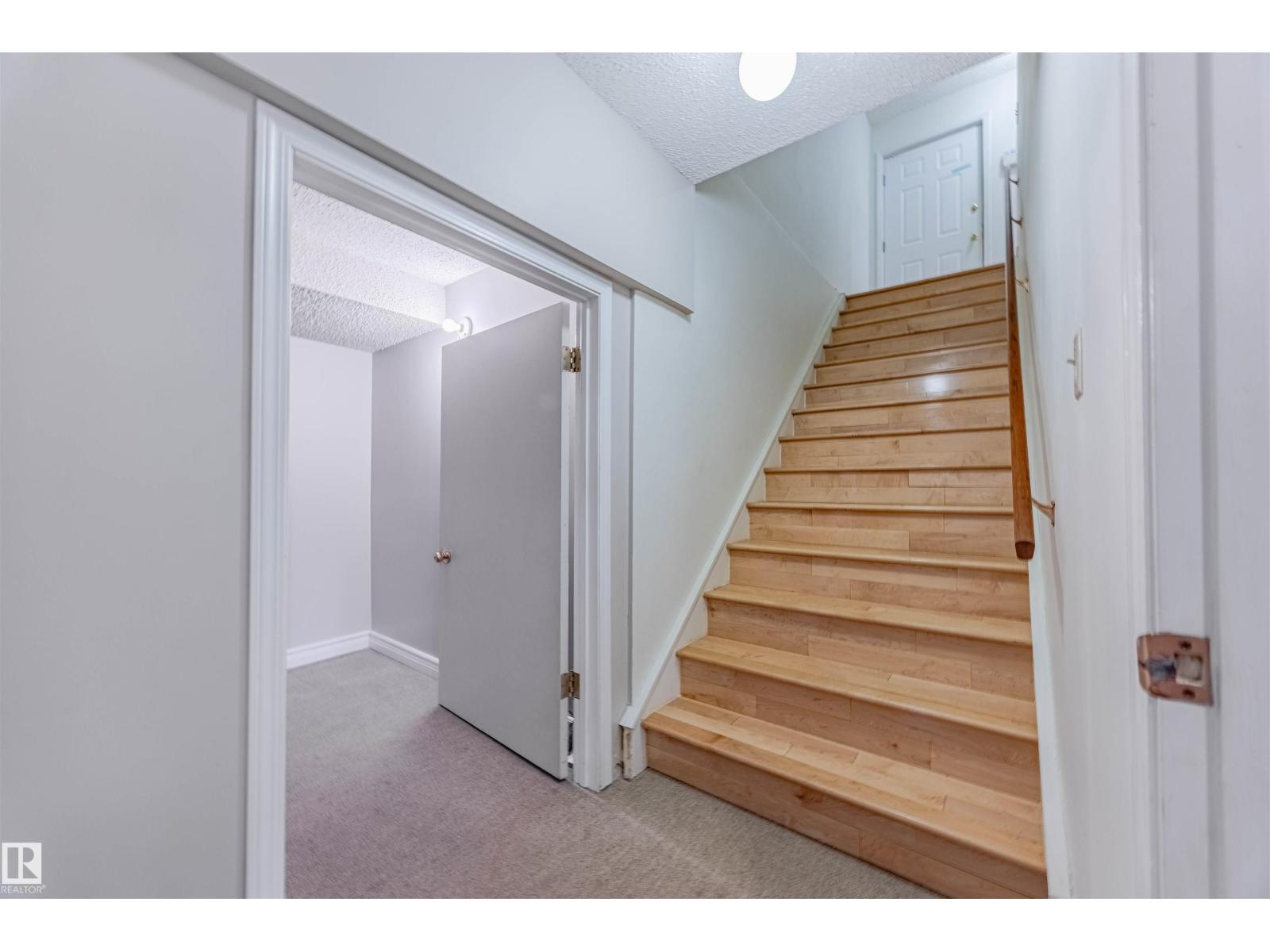 1602 106 ST NW, Edmonton