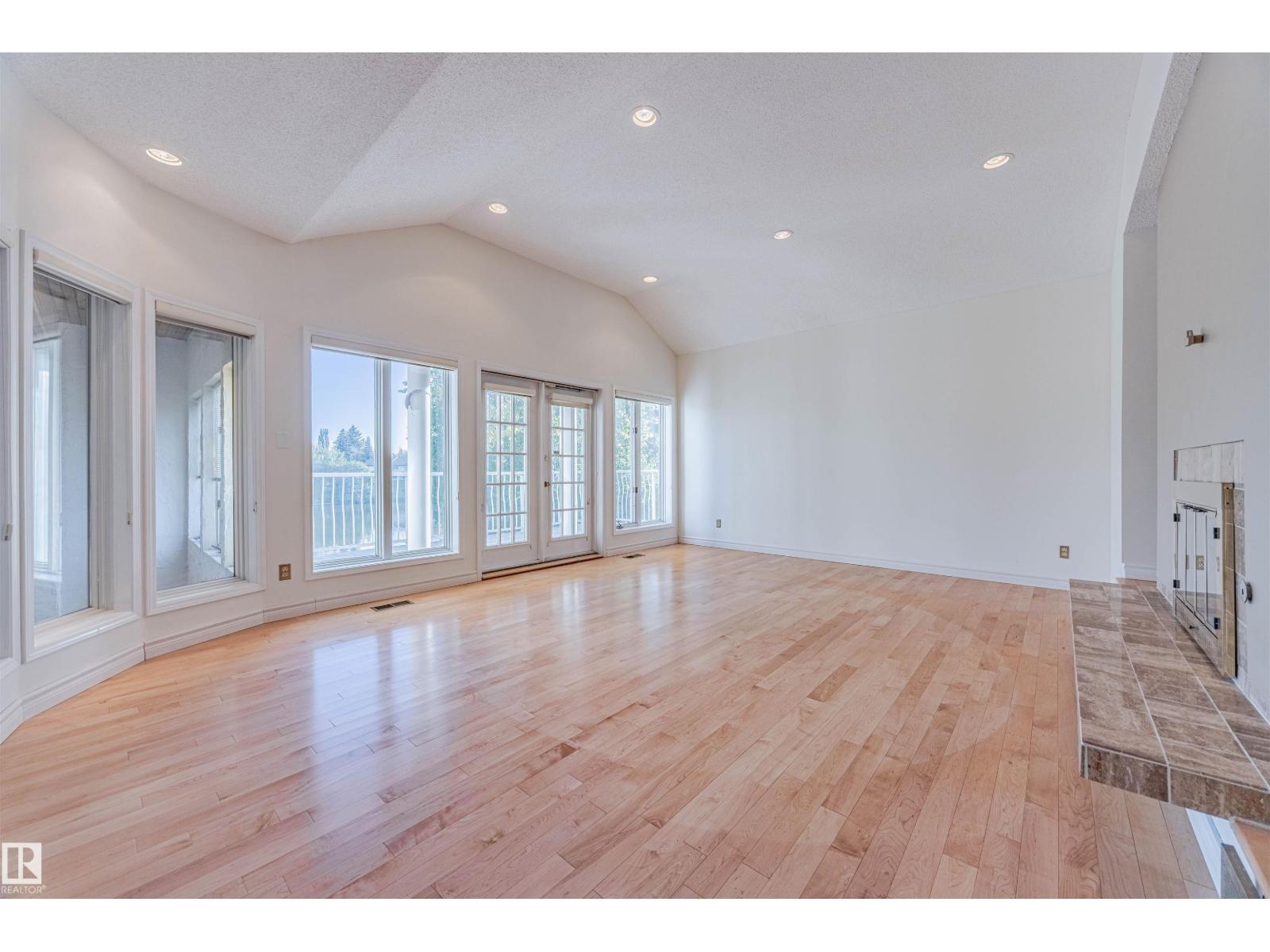 1602 106 ST NW, Edmonton