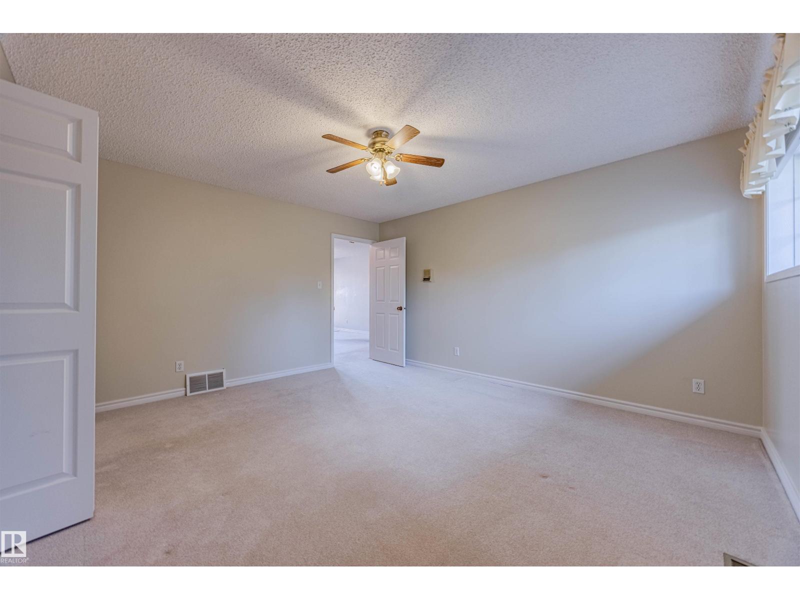 1602 106 ST NW, Edmonton