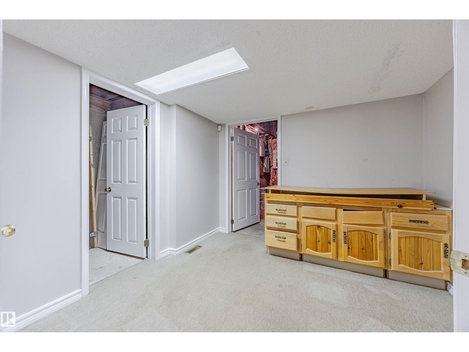 1602 106 ST NW, Edmonton