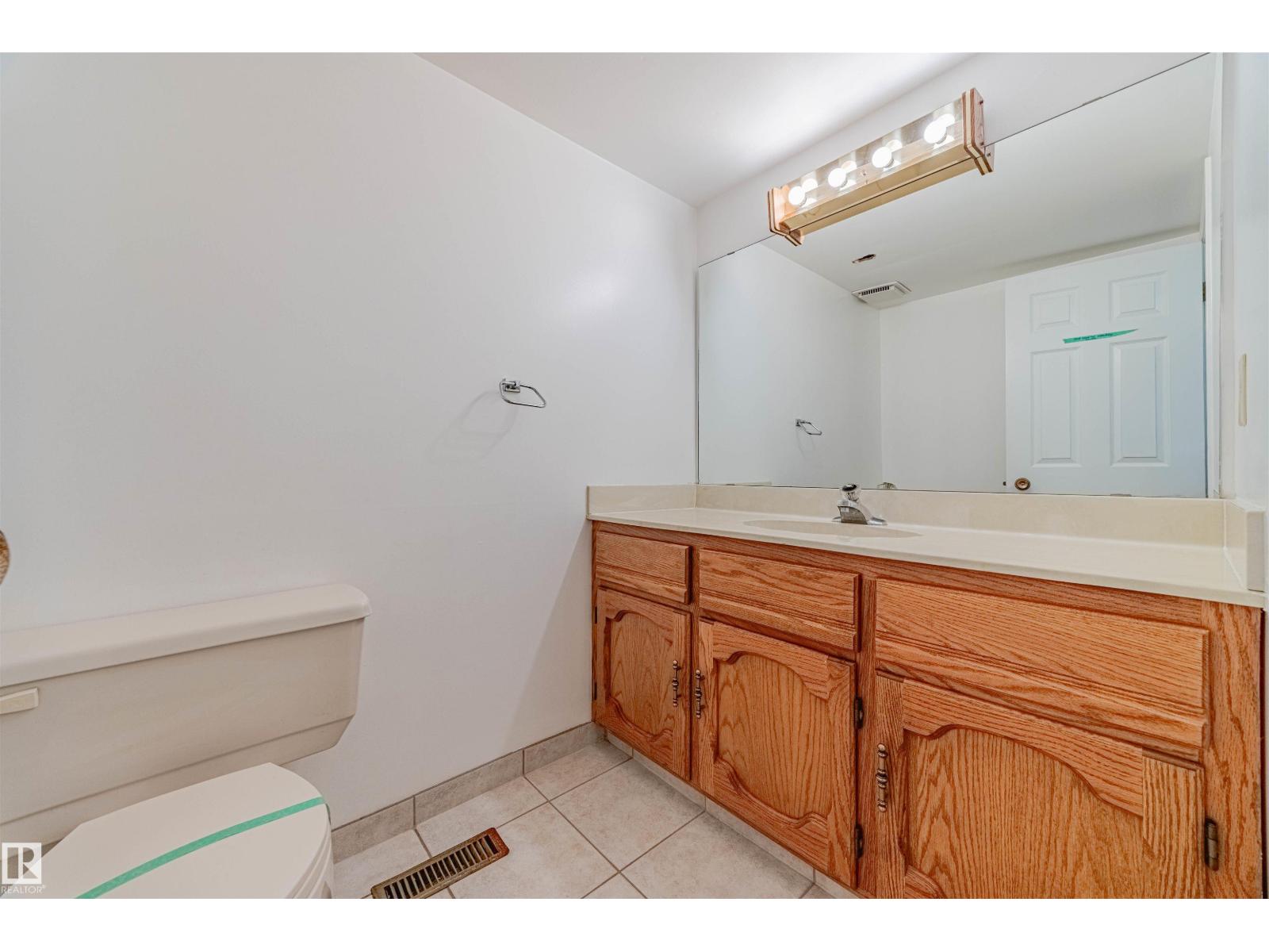 1602 106 ST NW, Edmonton