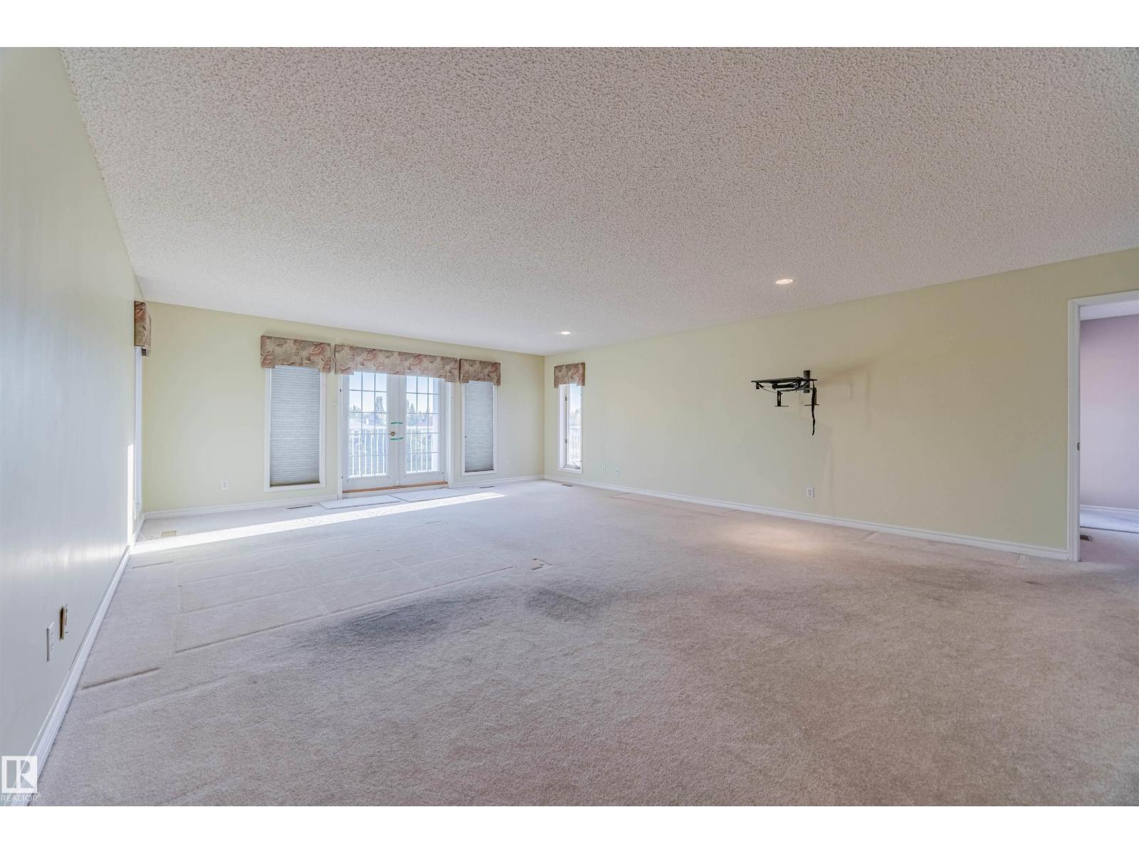 1602 106 ST NW, Edmonton