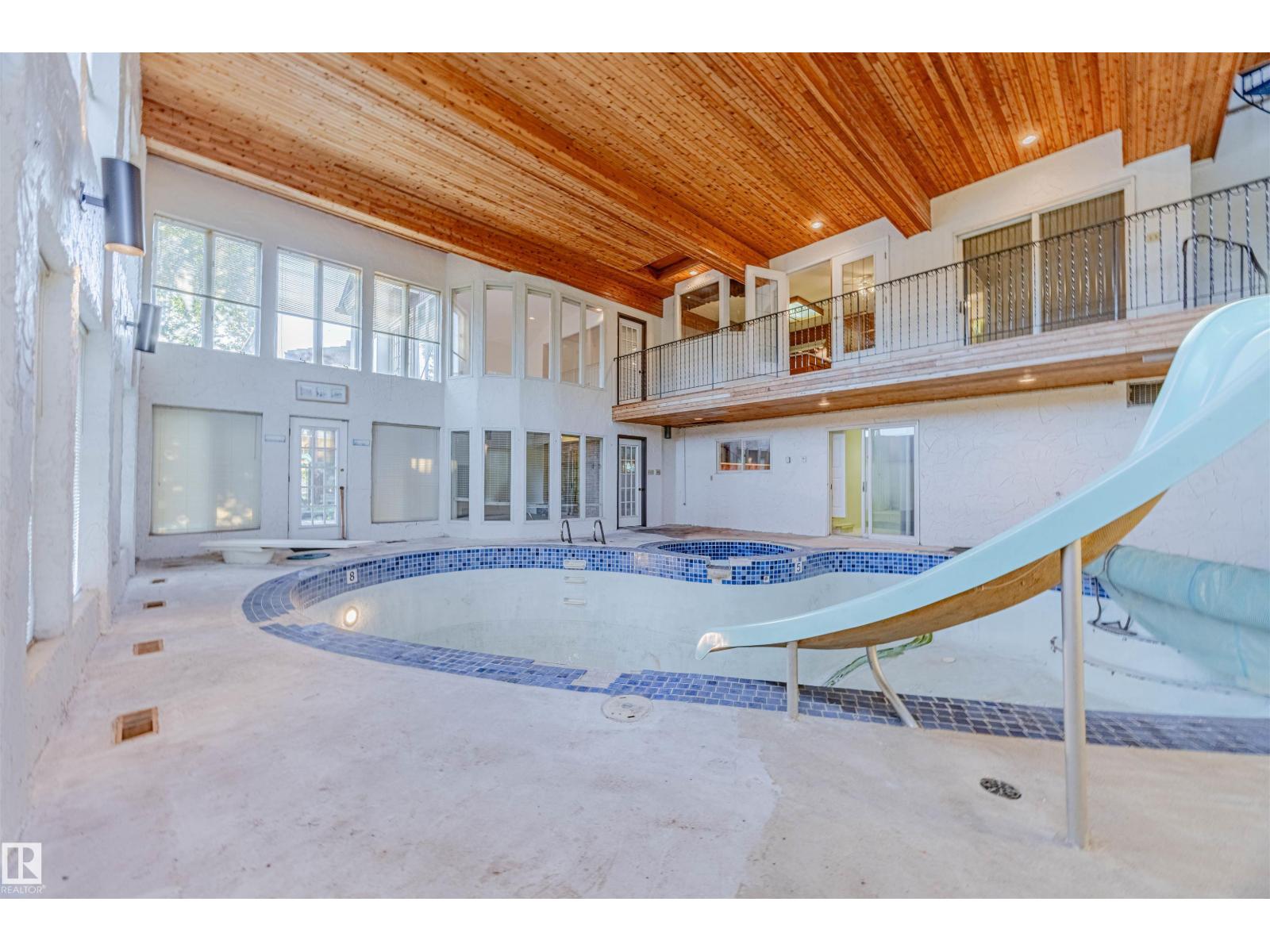 1602 106 ST NW, Edmonton