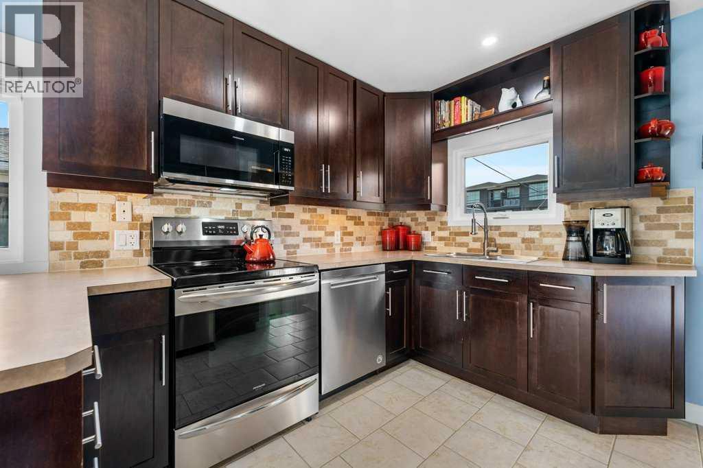 Single Family House Bungalow for Sale in   Avenue NE Renfrew Calgary 